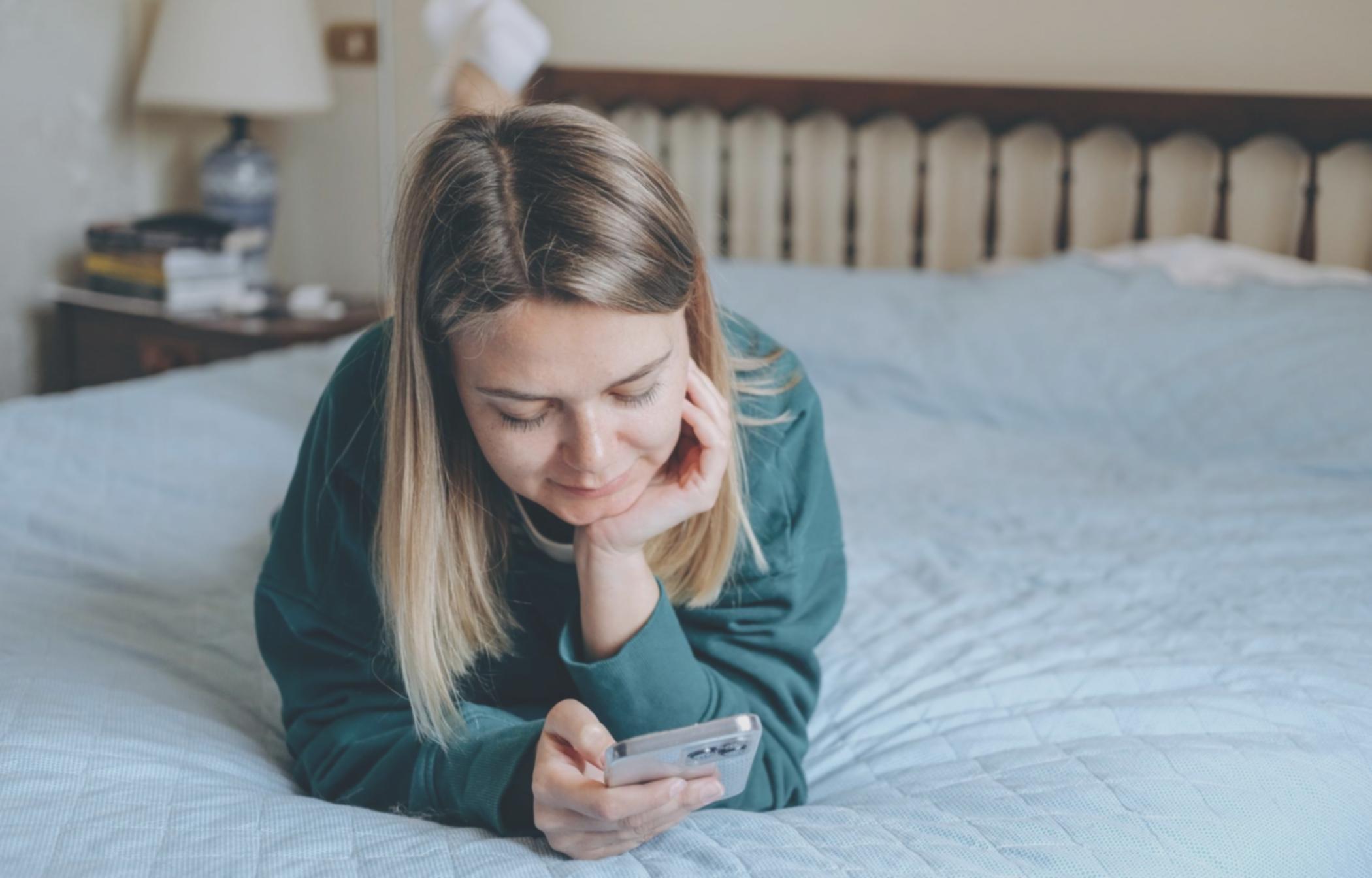 Finanzanalyse am Arbeitsplatz mit Diagrammen und Berichten